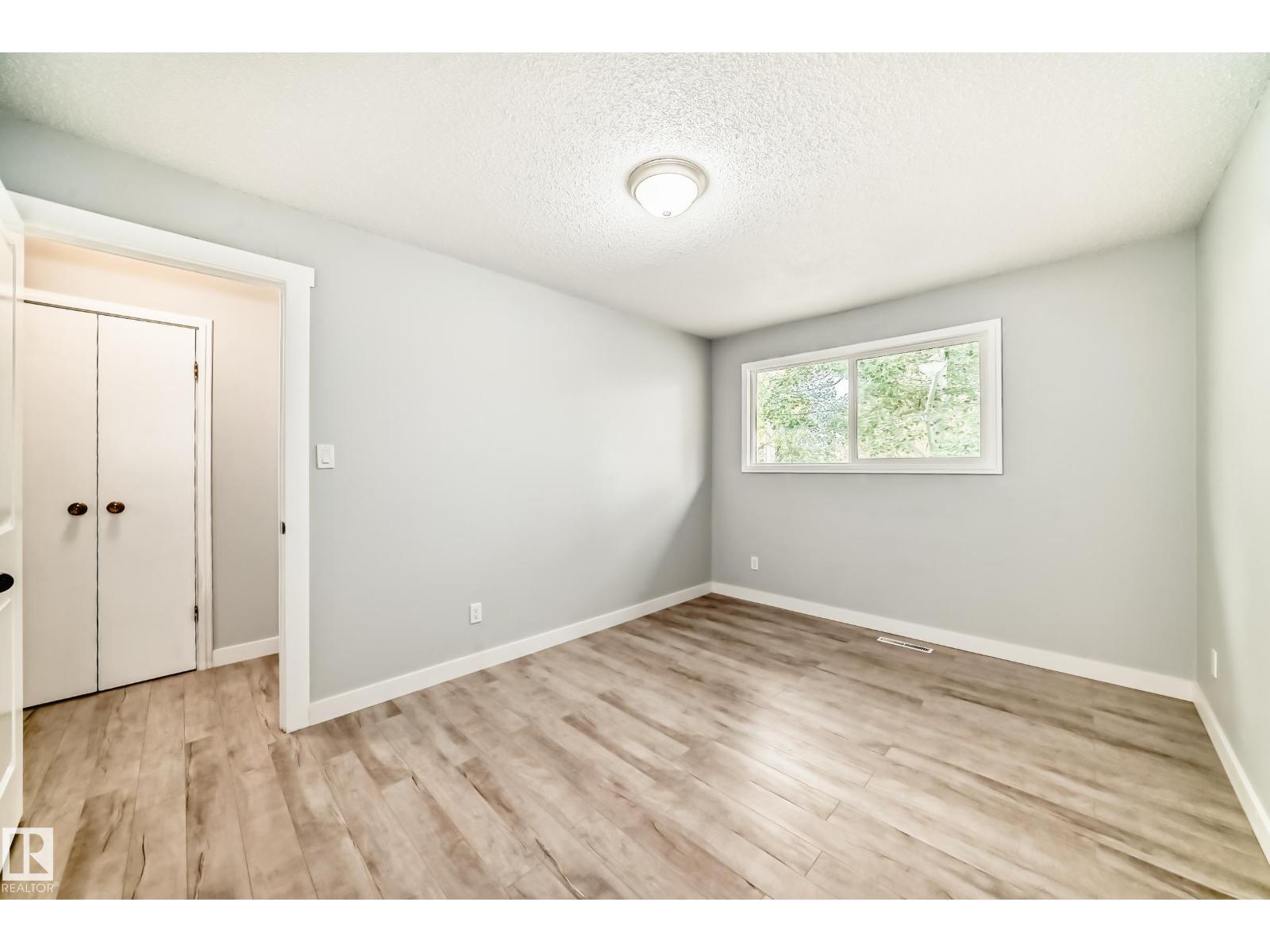 11811 44 ST NW, Edmonton