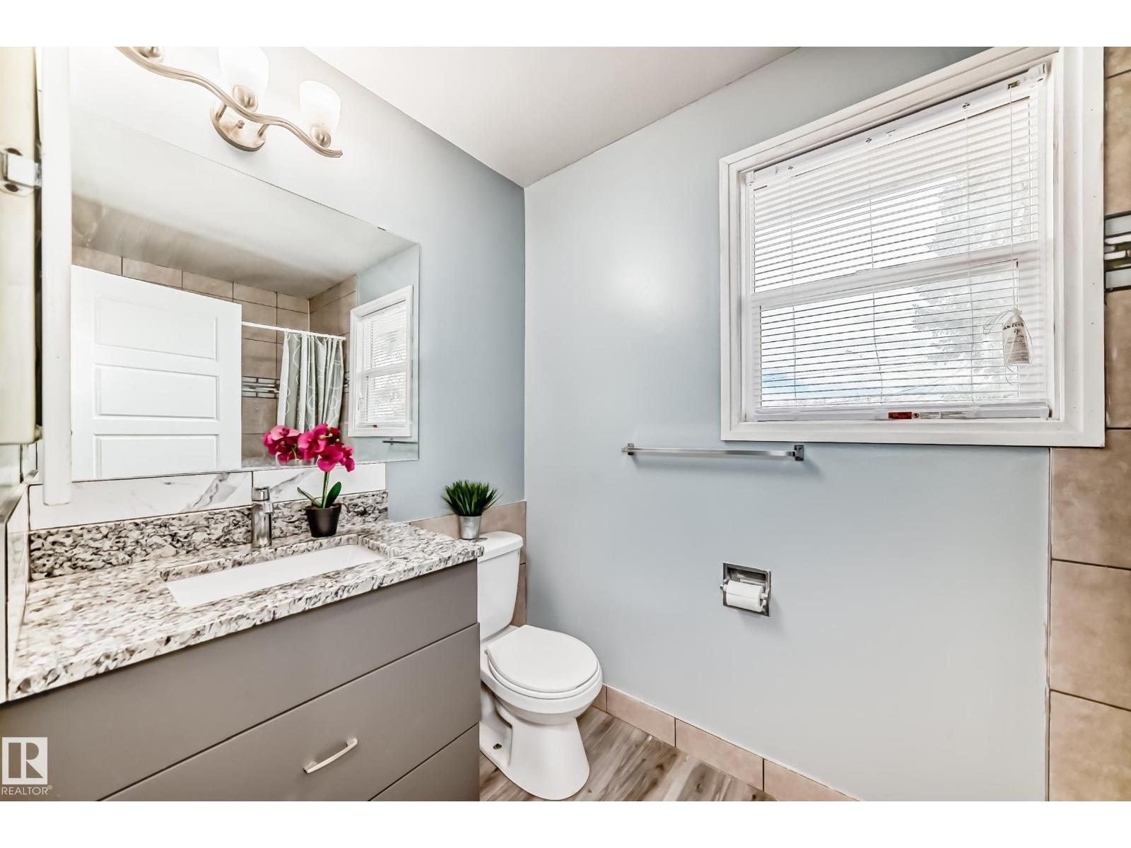 11811 44 ST NW, Edmonton