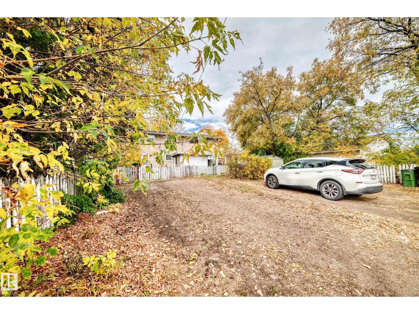 11811 44 ST NW, Edmonton