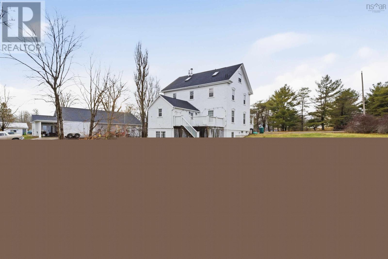 15 Falmouth Dyke Rd - 36