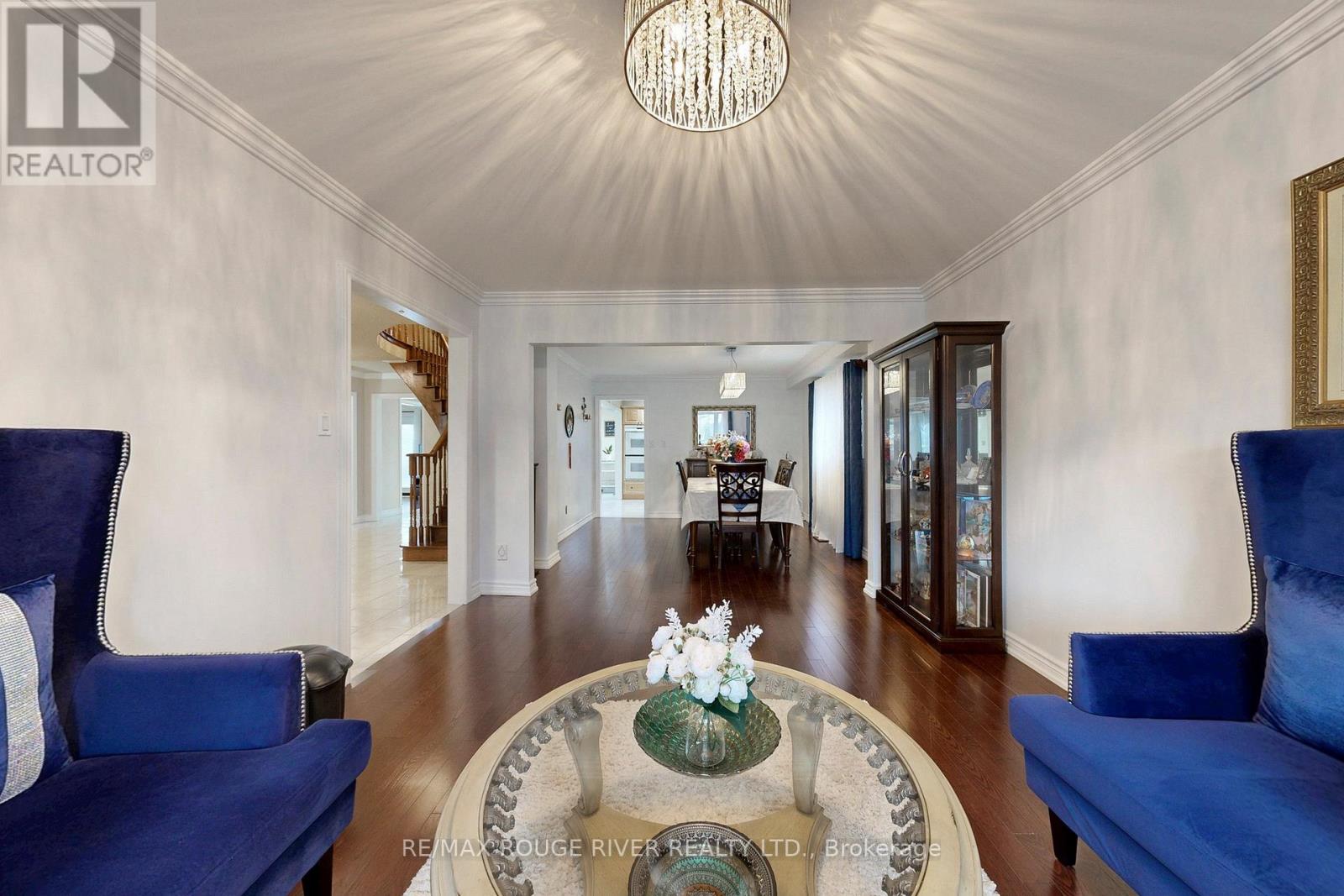 45 ROTHERGLEN ROAD N - 4