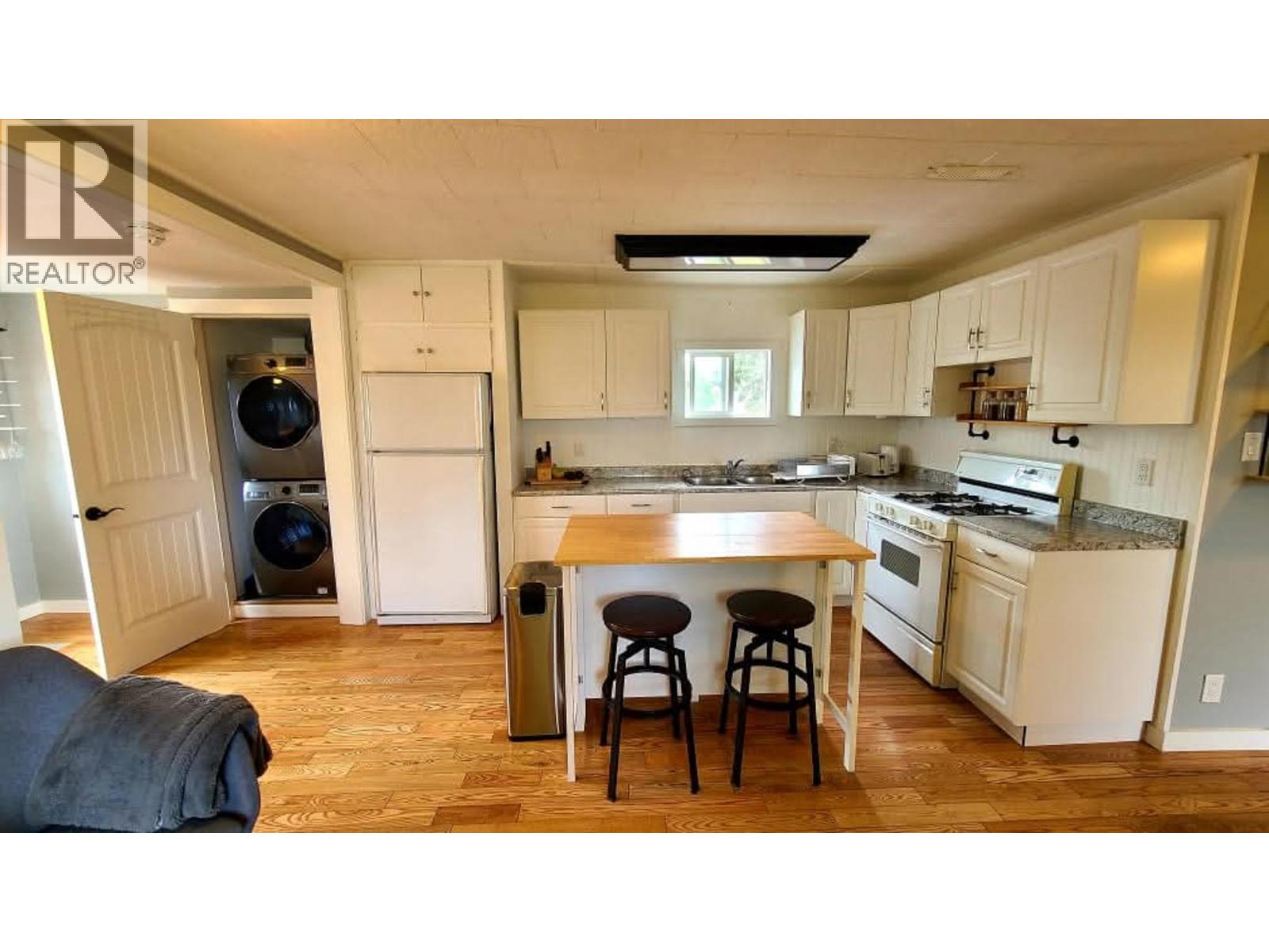 1626 TAMARACK STREET - 8