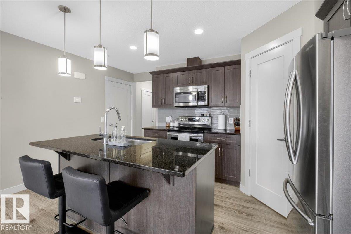 16656 14 AV SW, Edmonton