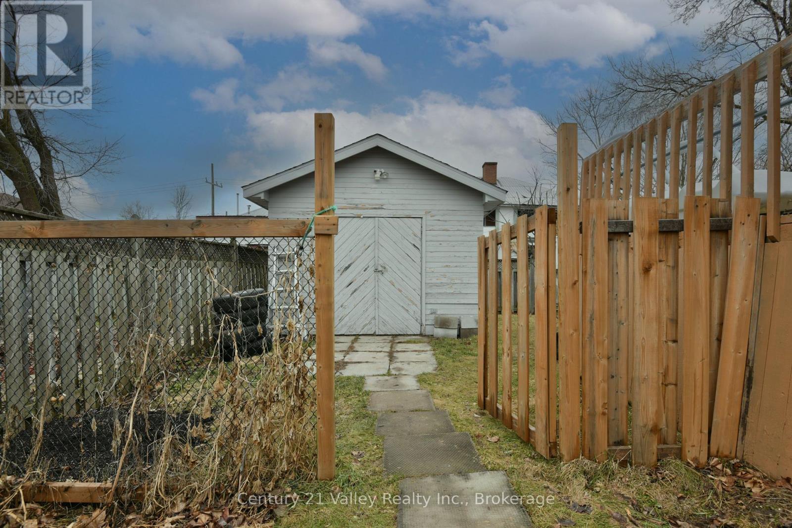 Fully insulated workshop/she shed