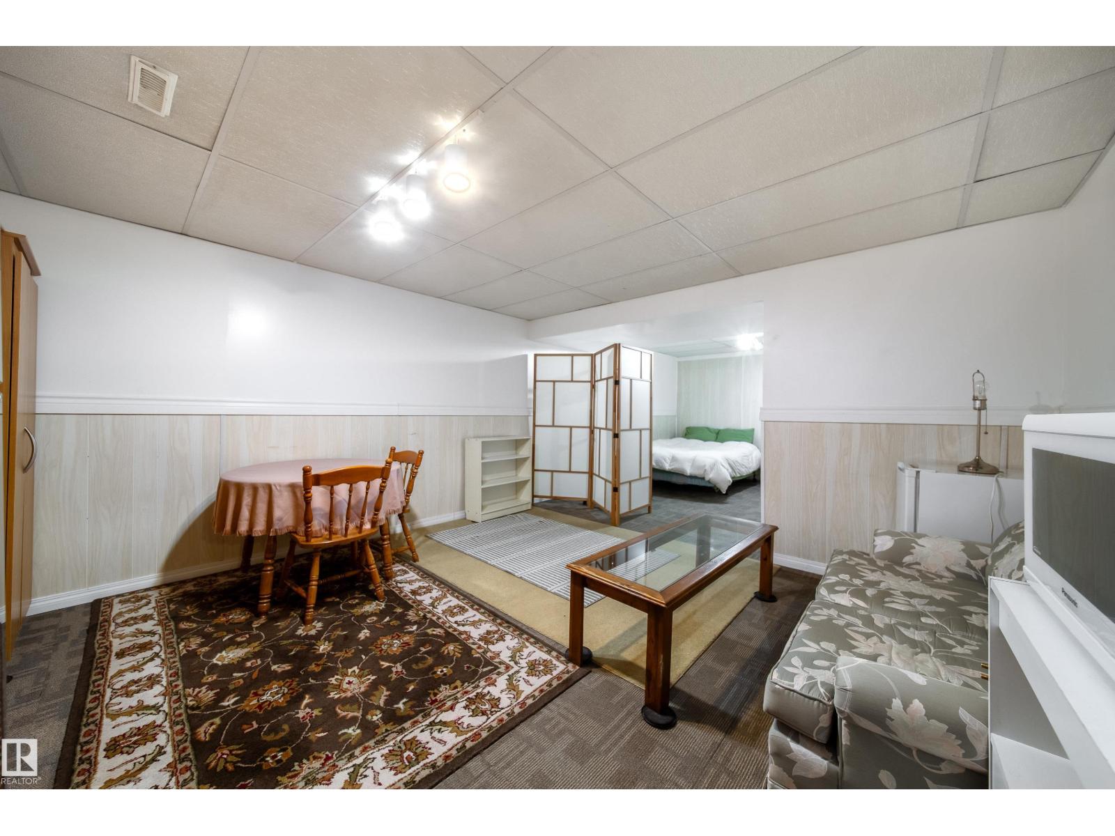 1104 35 ST NW, Edmonton