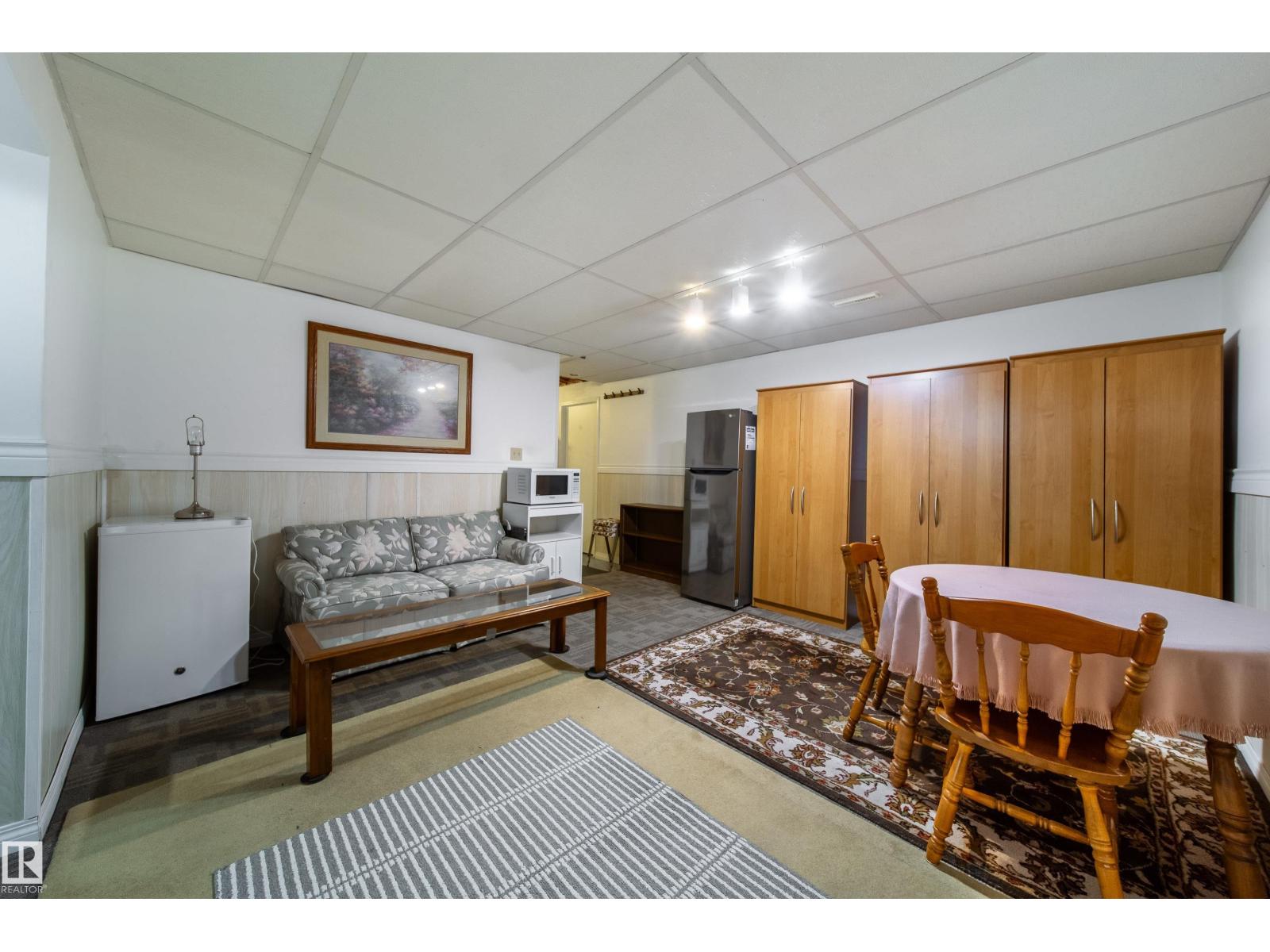 1104 35 ST NW, Edmonton