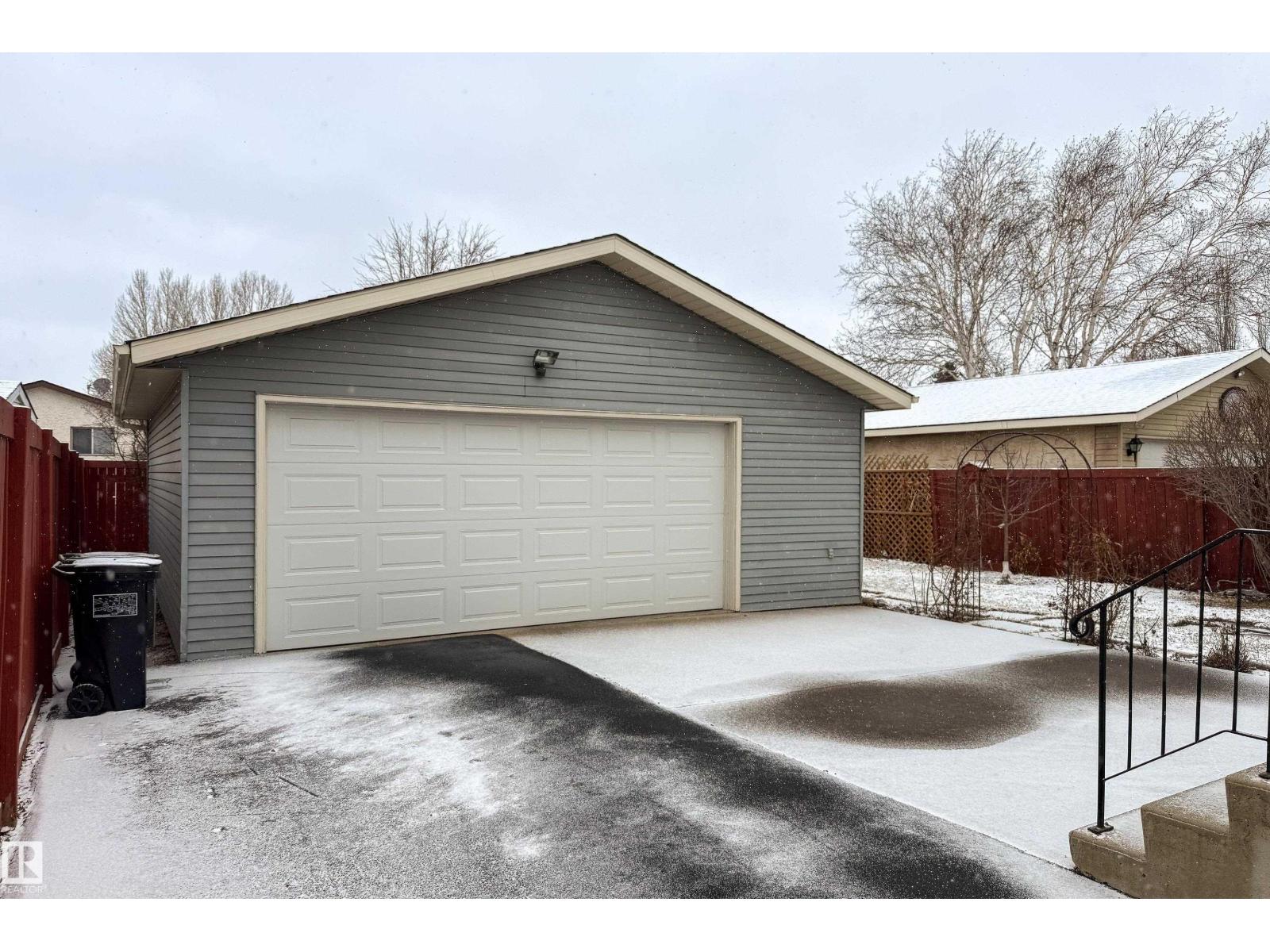 1104 35 ST NW, Edmonton