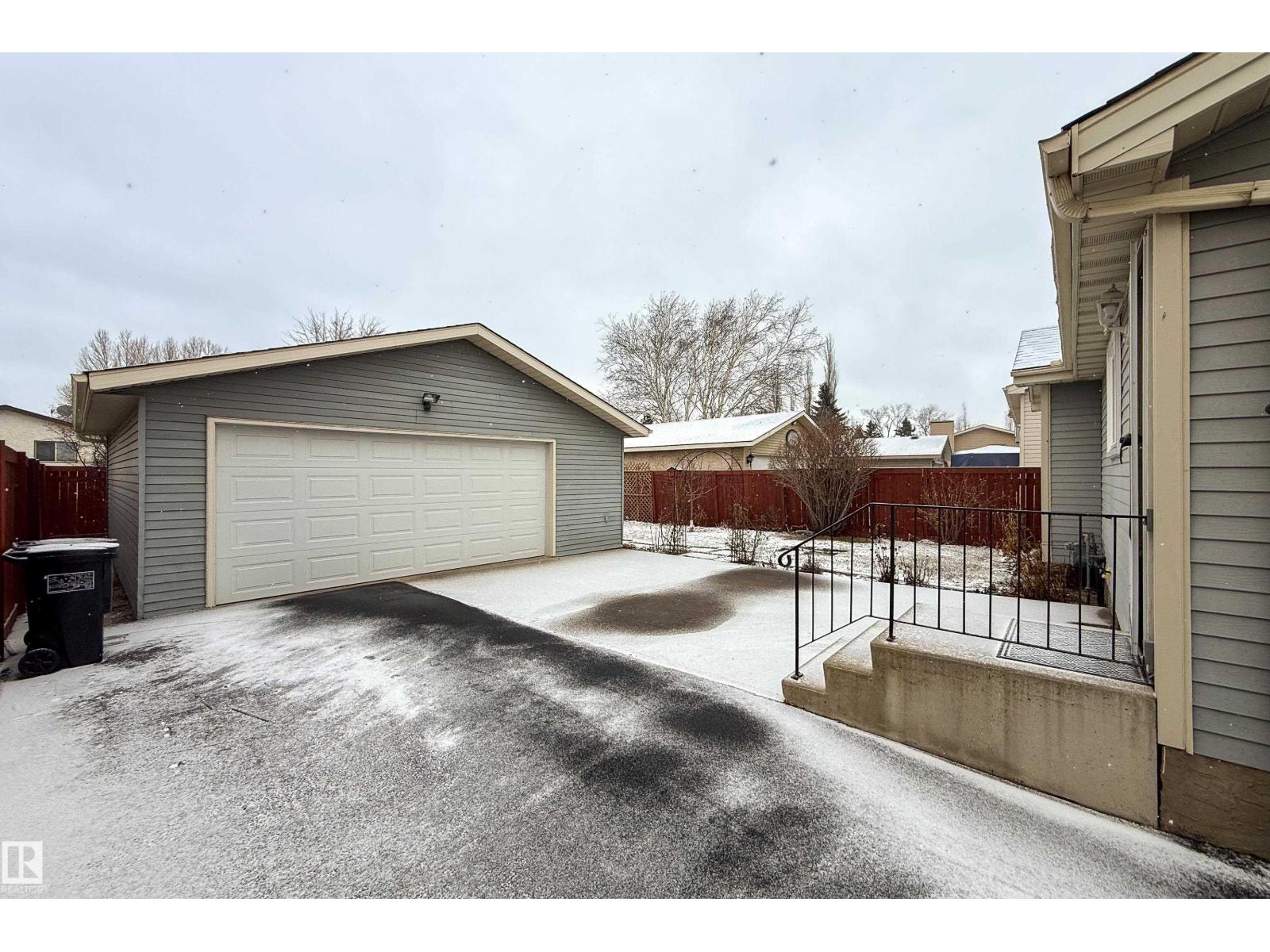 1104 35 ST NW, Edmonton