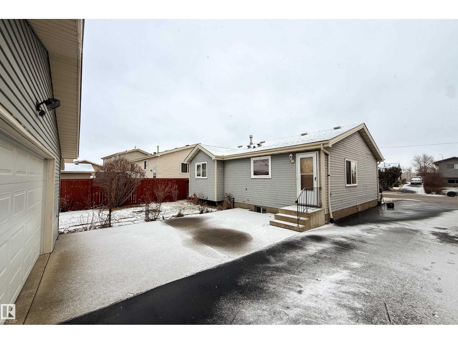 1104 35 ST NW, Edmonton