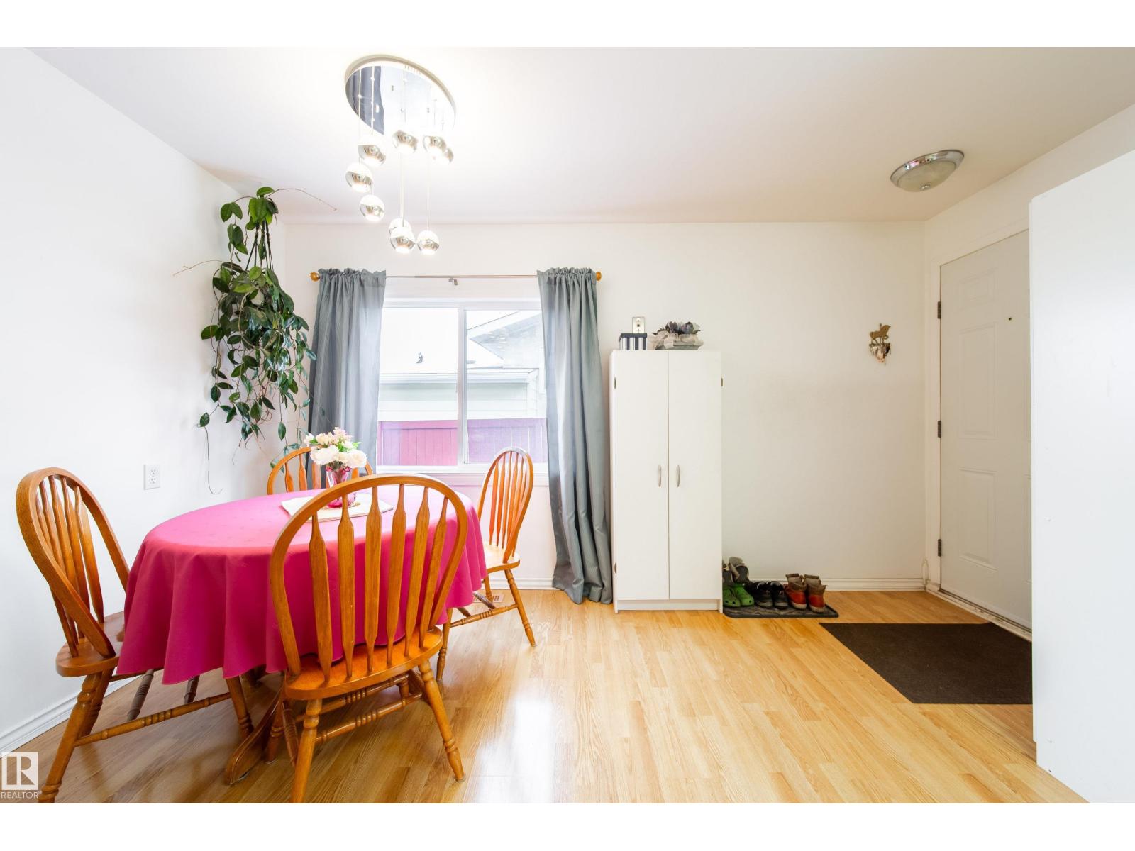 1104 35 ST NW, Edmonton