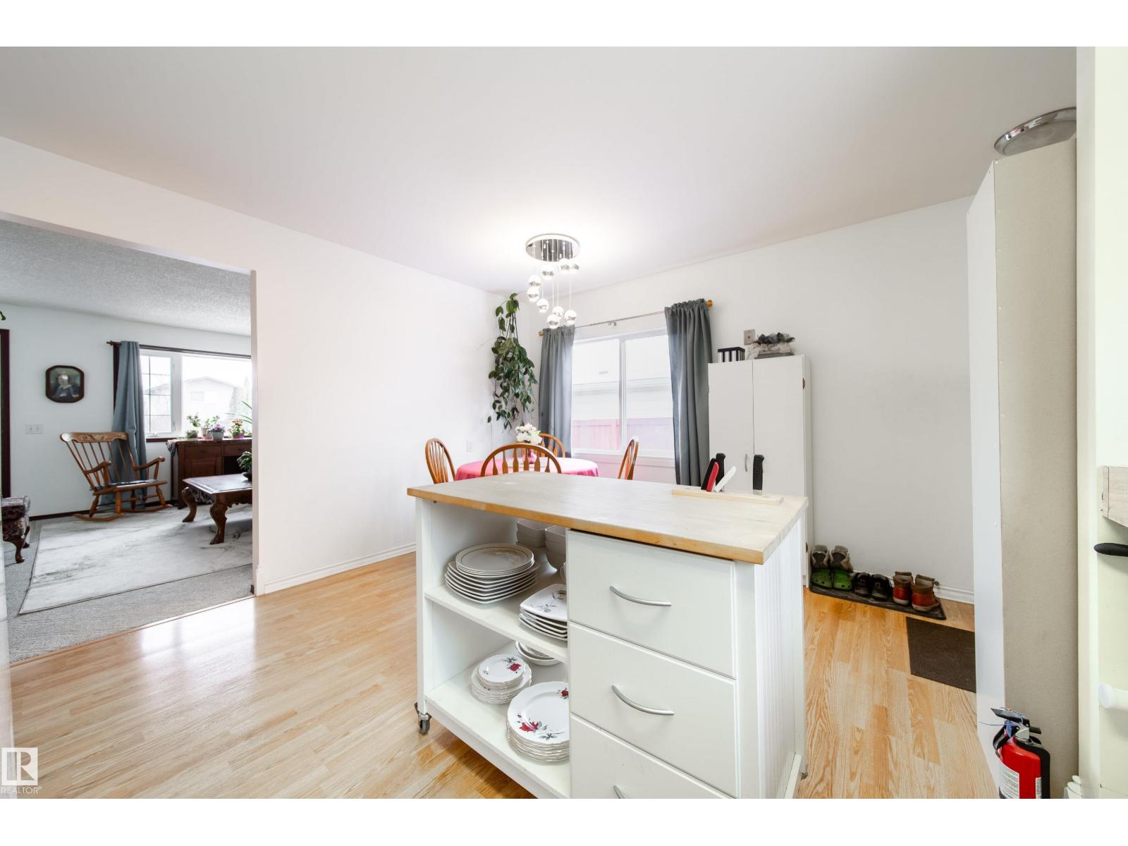 1104 35 ST NW, Edmonton