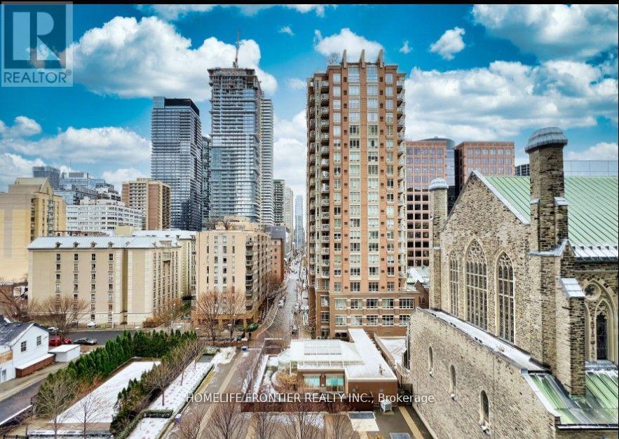 808 - 28 TED ROGERS WAY E