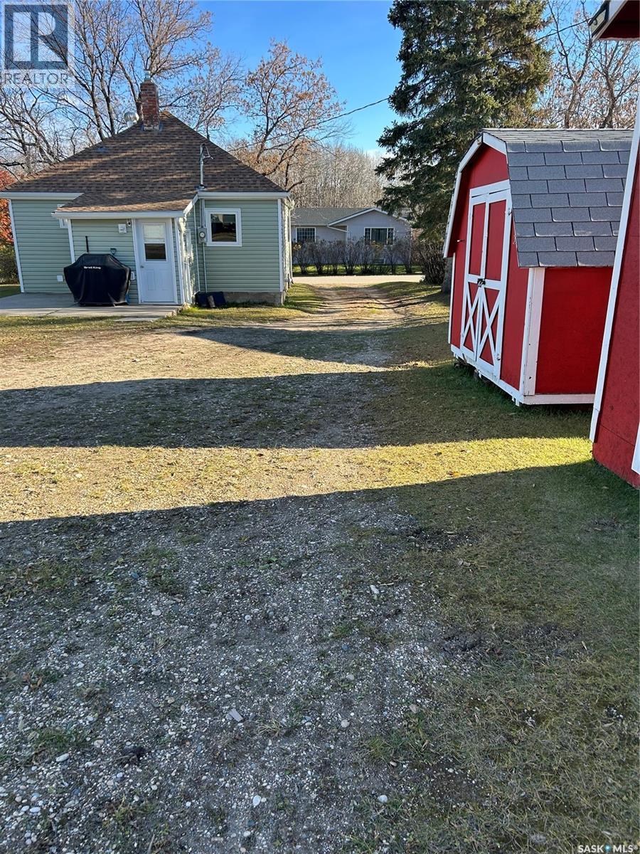511 Albert STREET — photo 4
