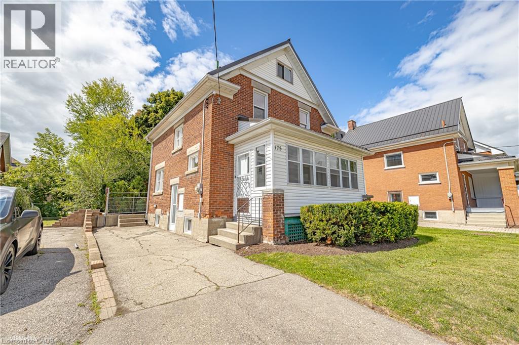 175 REGINA Street, Waterloo, Ontario N2J3B4 - Photo 2