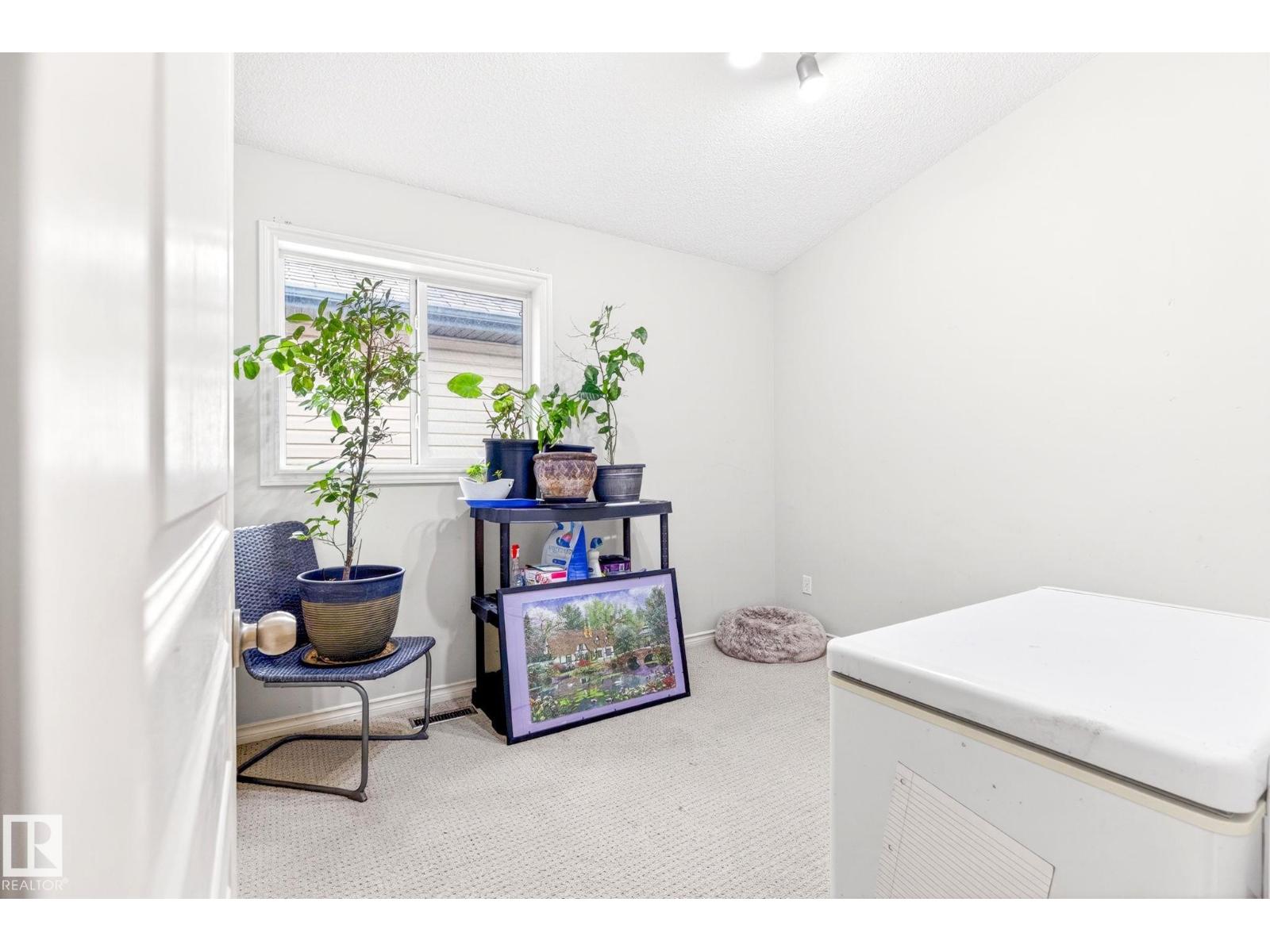 20147 48 AV NW, Edmonton