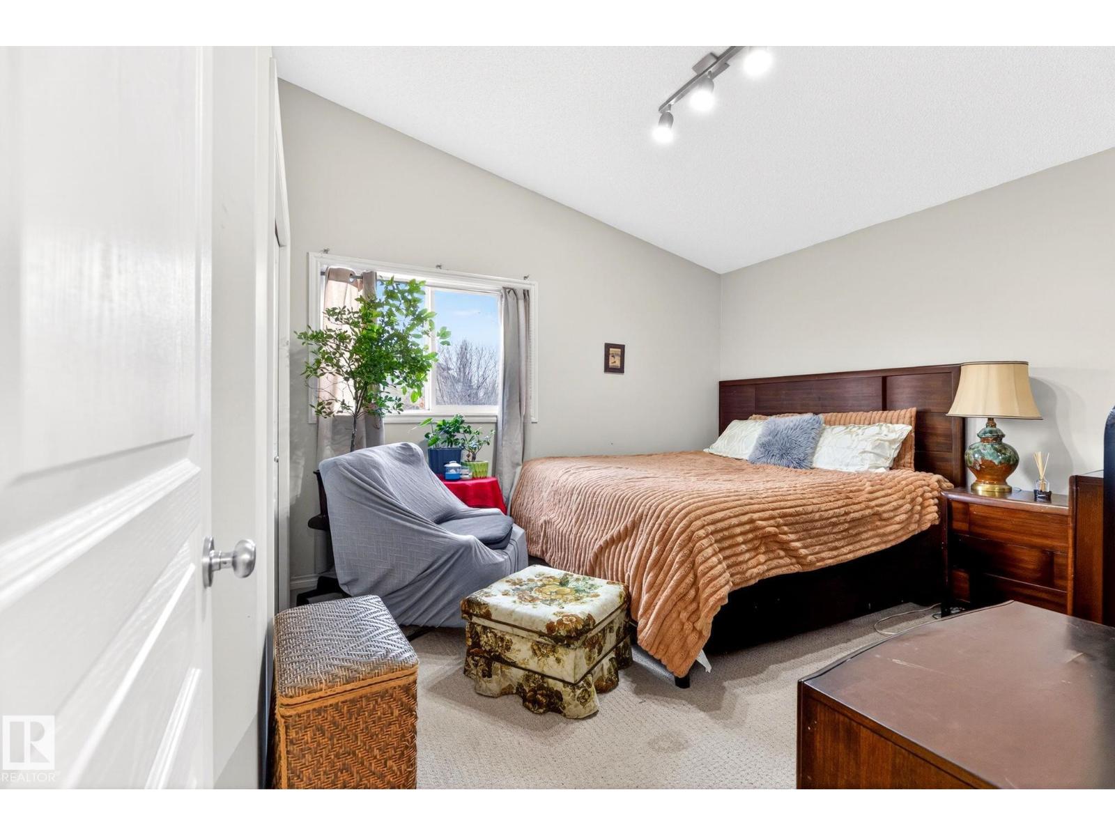 20147 48 AV NW, Edmonton