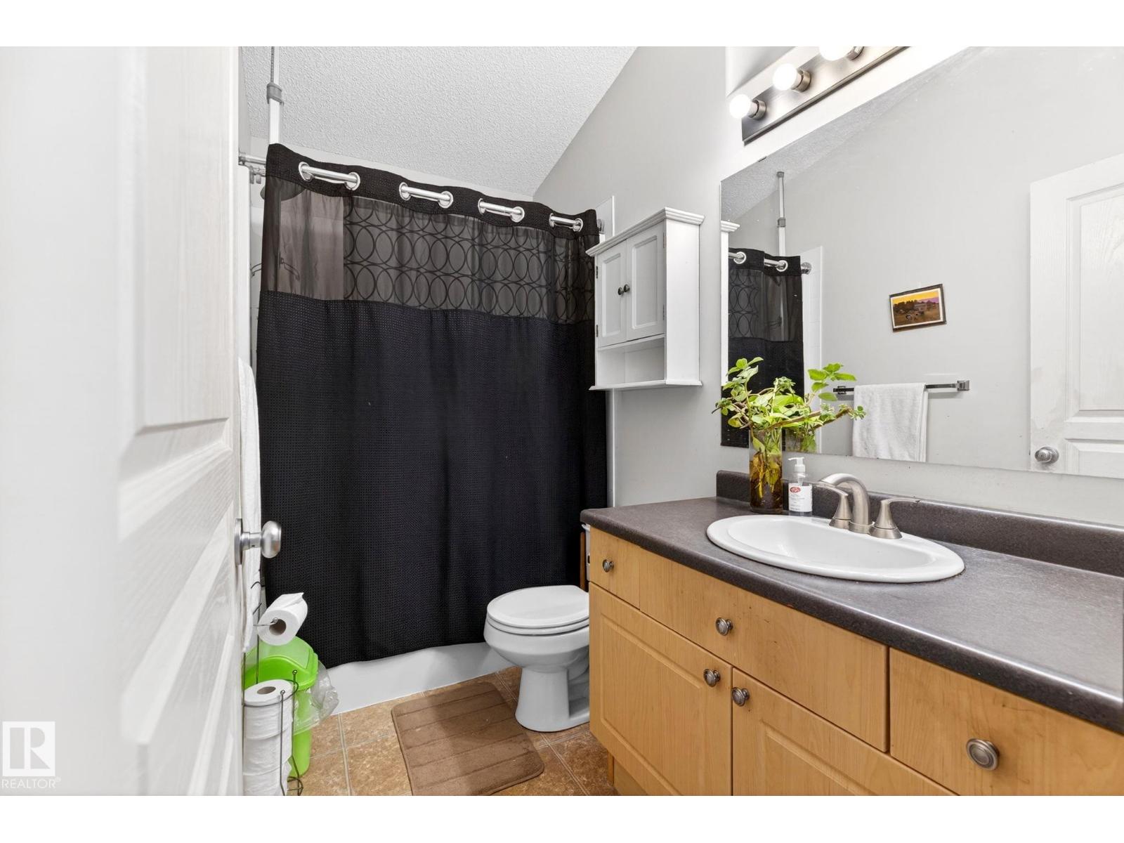 20147 48 AV NW, Edmonton