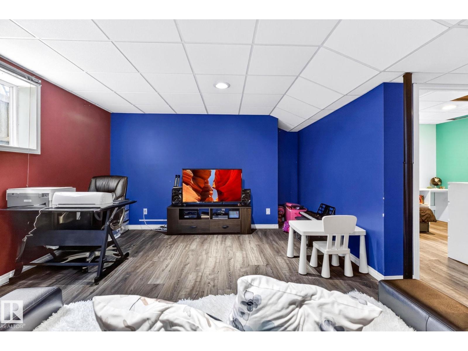 20147 48 AV NW, Edmonton