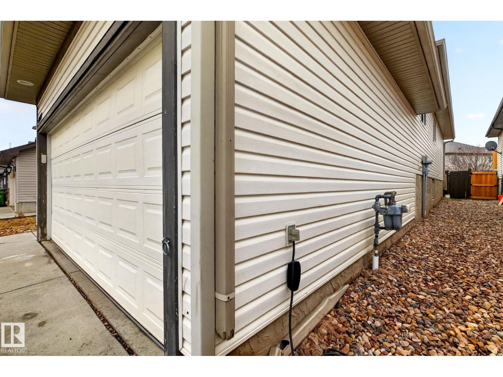 20147 48 AV NW, Edmonton