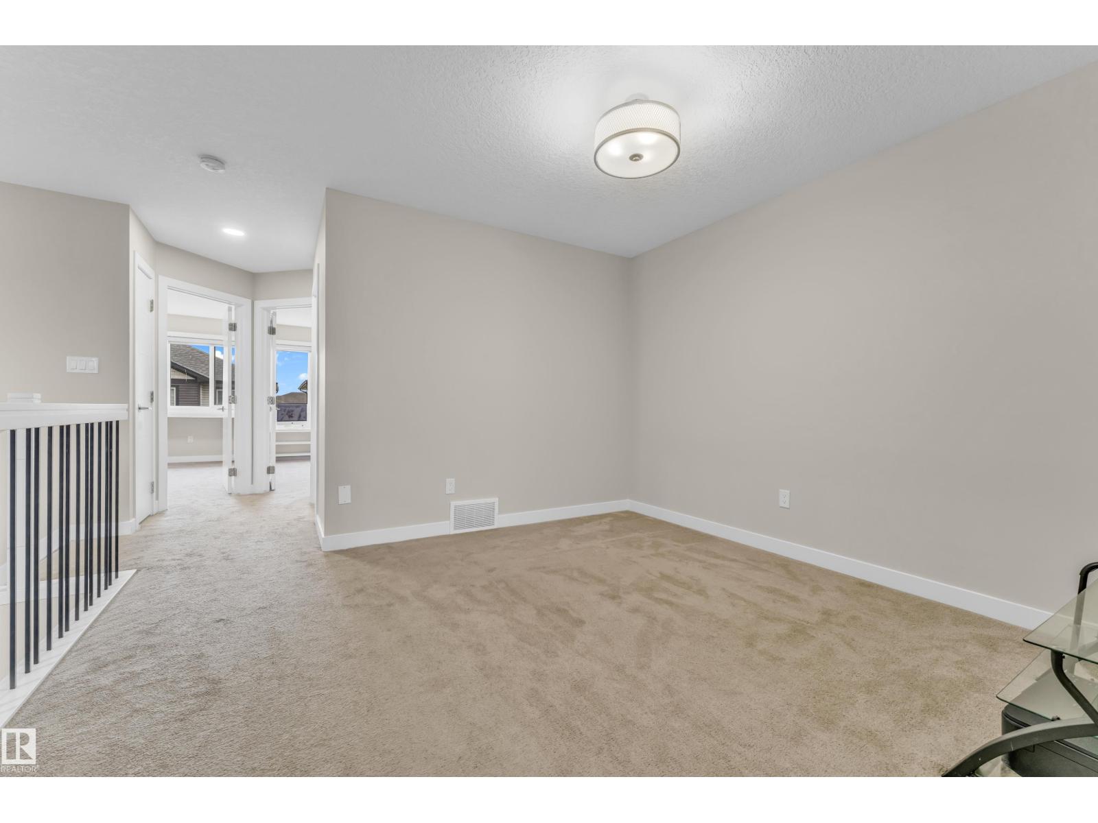 #32 1703 16 AV NW, Edmonton