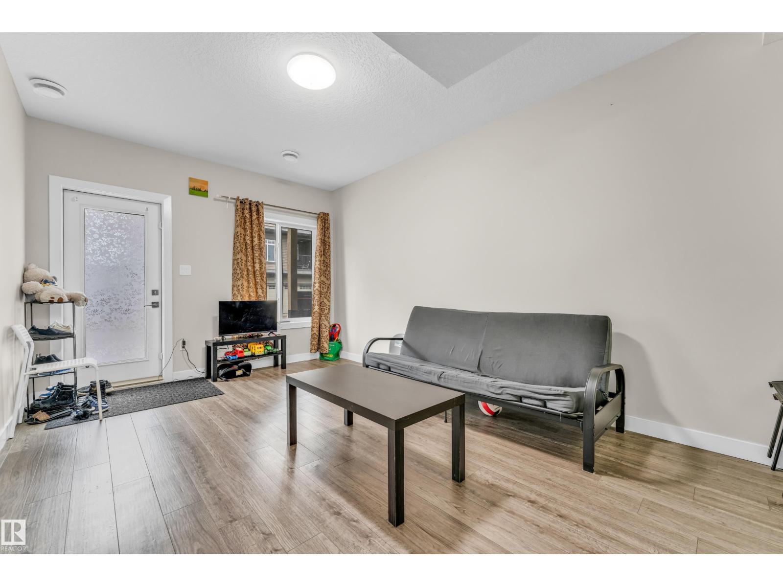 #32 1703 16 AV NW, Edmonton