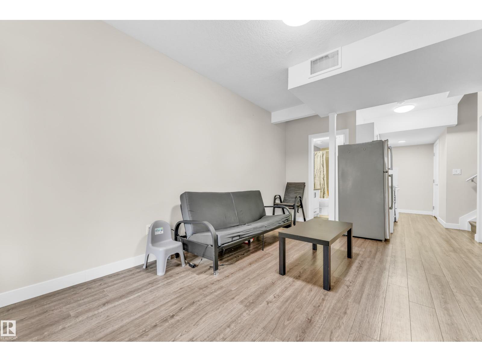 #32 1703 16 AV NW, Edmonton