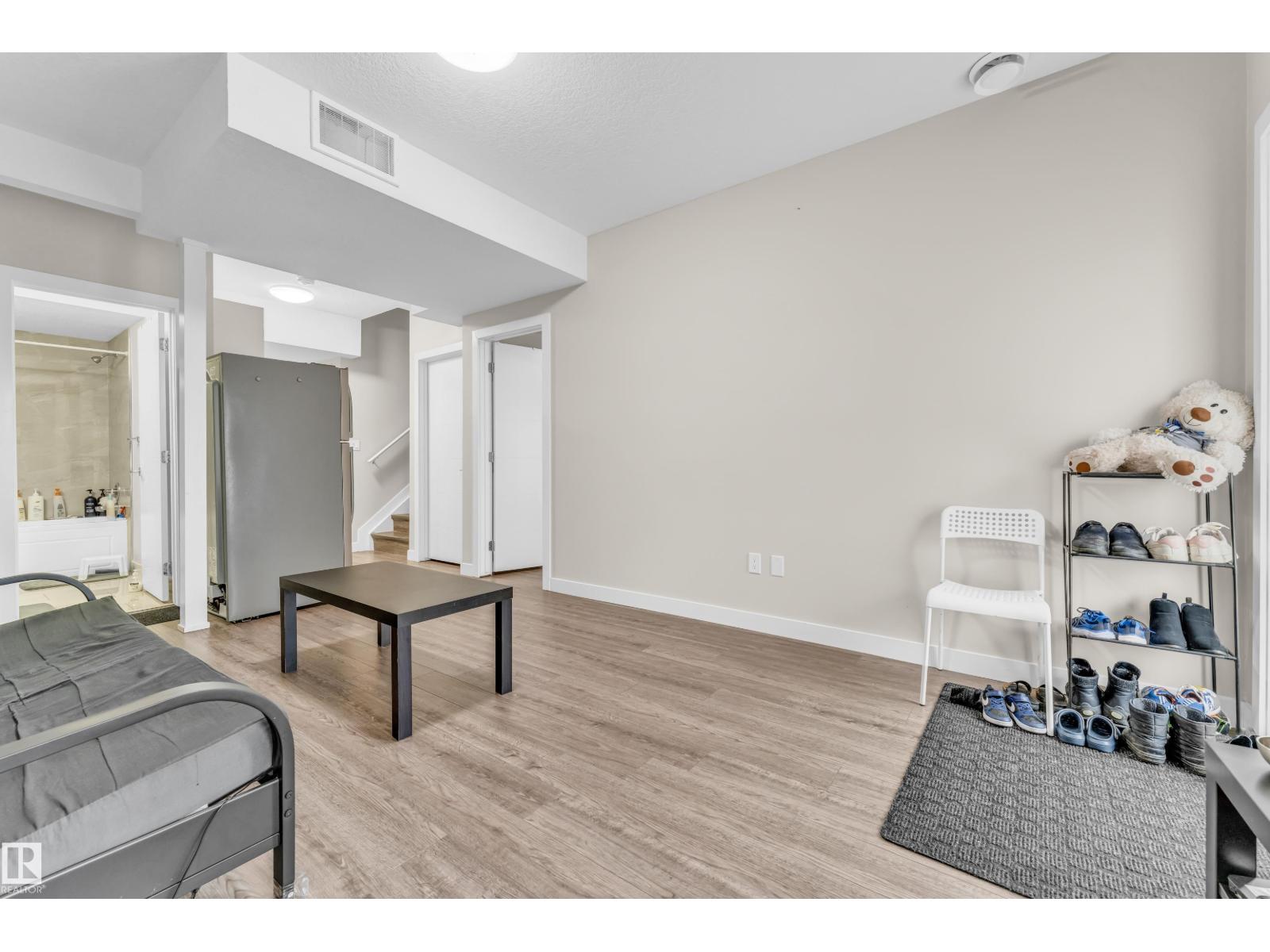 #32 1703 16 AV NW, Edmonton