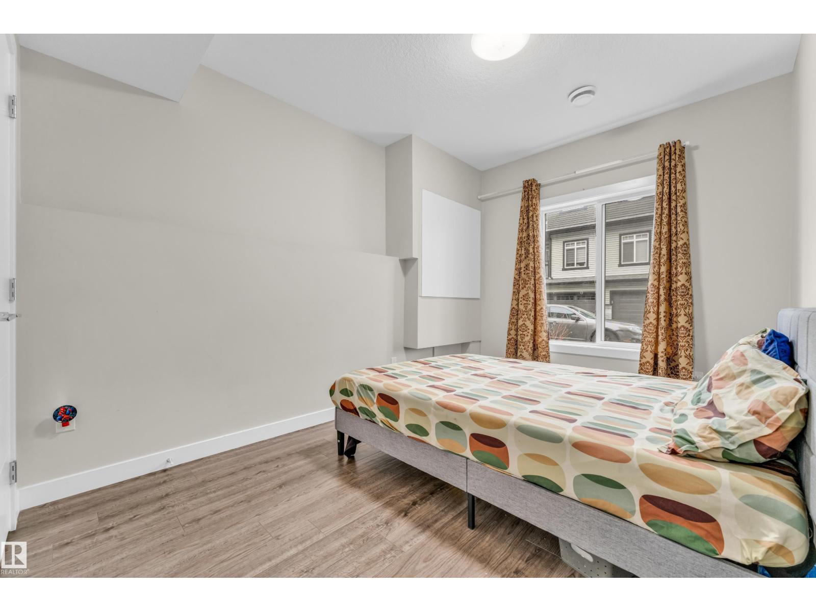 #32 1703 16 AV NW, Edmonton