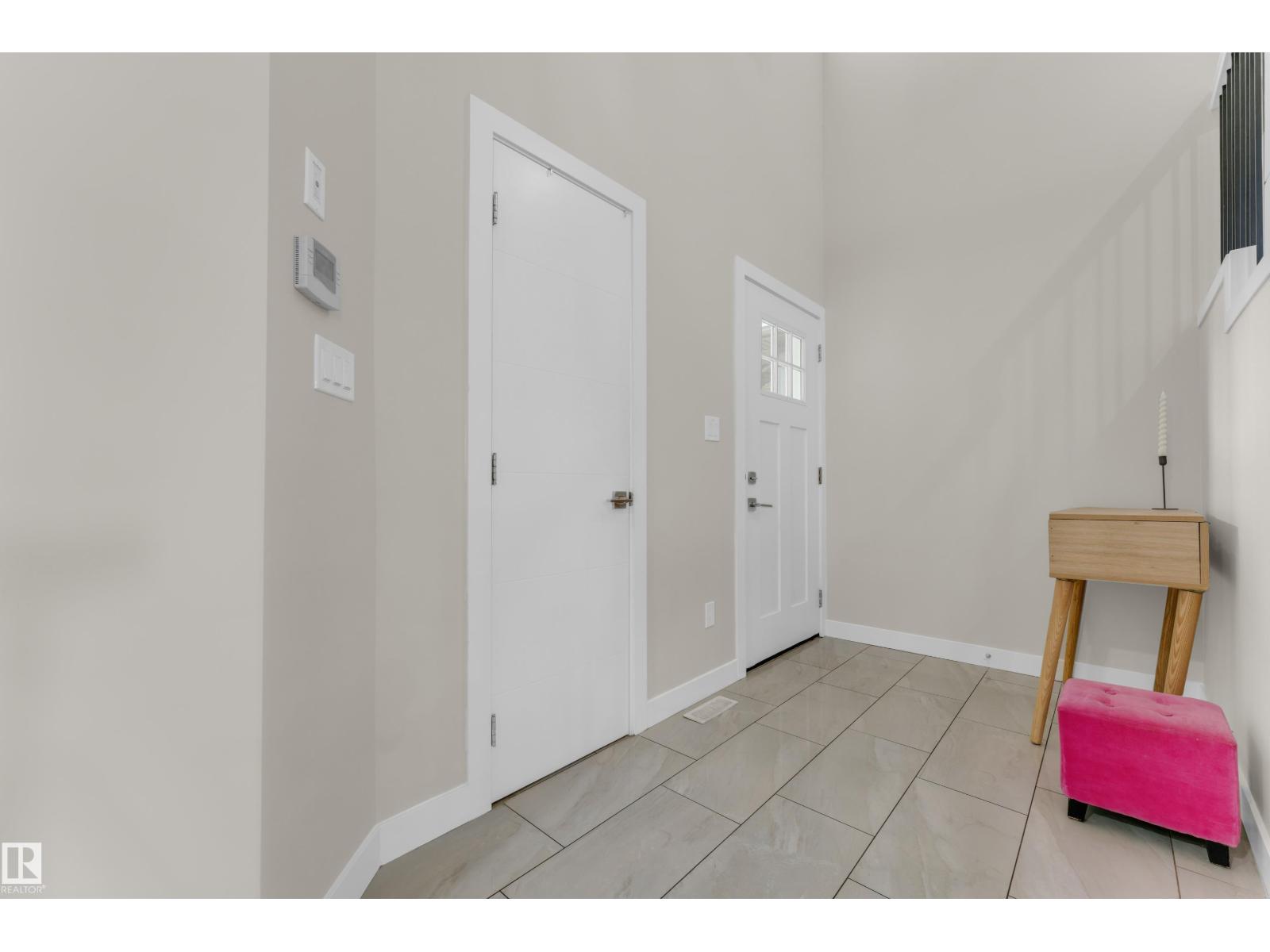 #32 1703 16 AV NW - 5