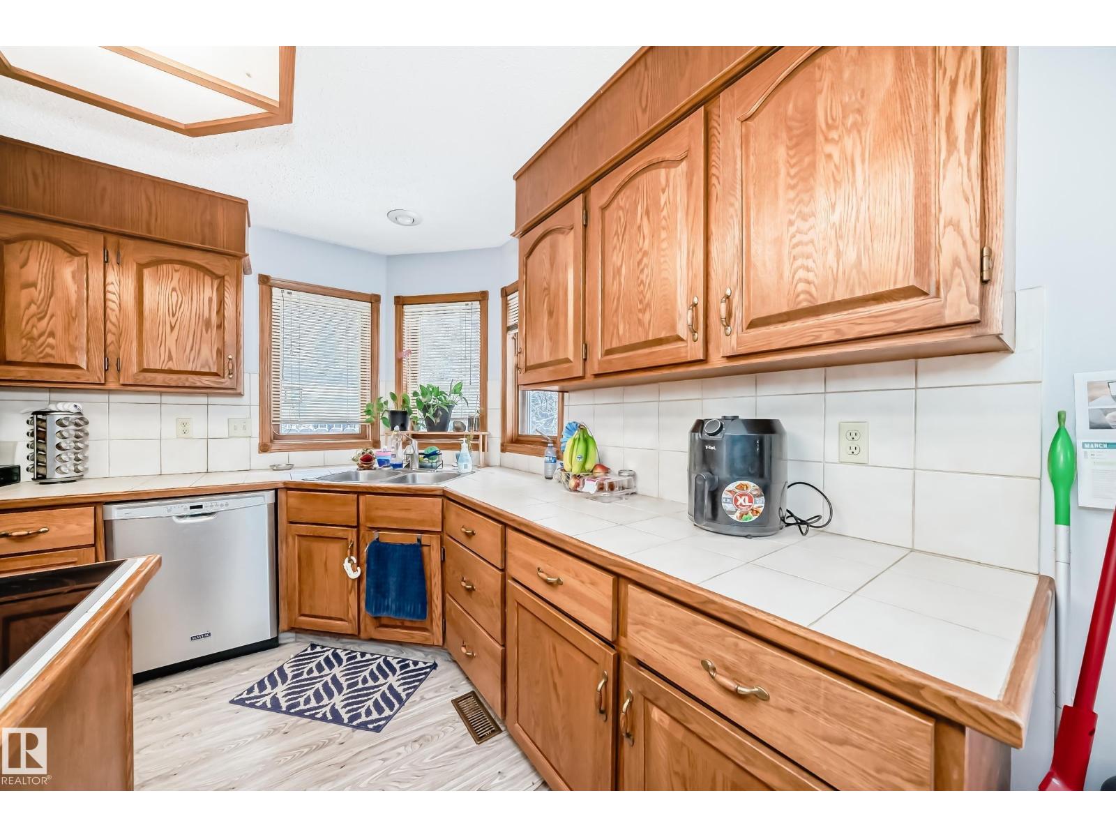 9 KIRKLEES RD, Sherwood Park