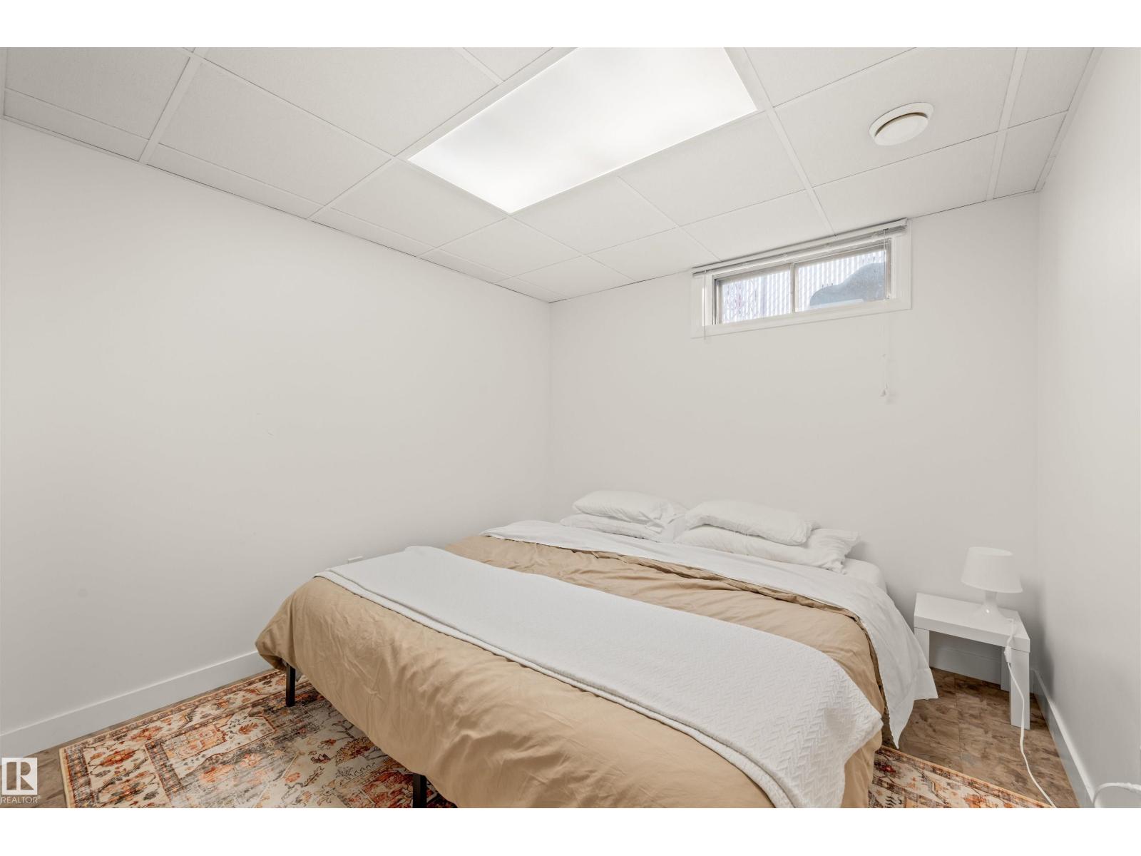 2008 89 ST NW, Edmonton