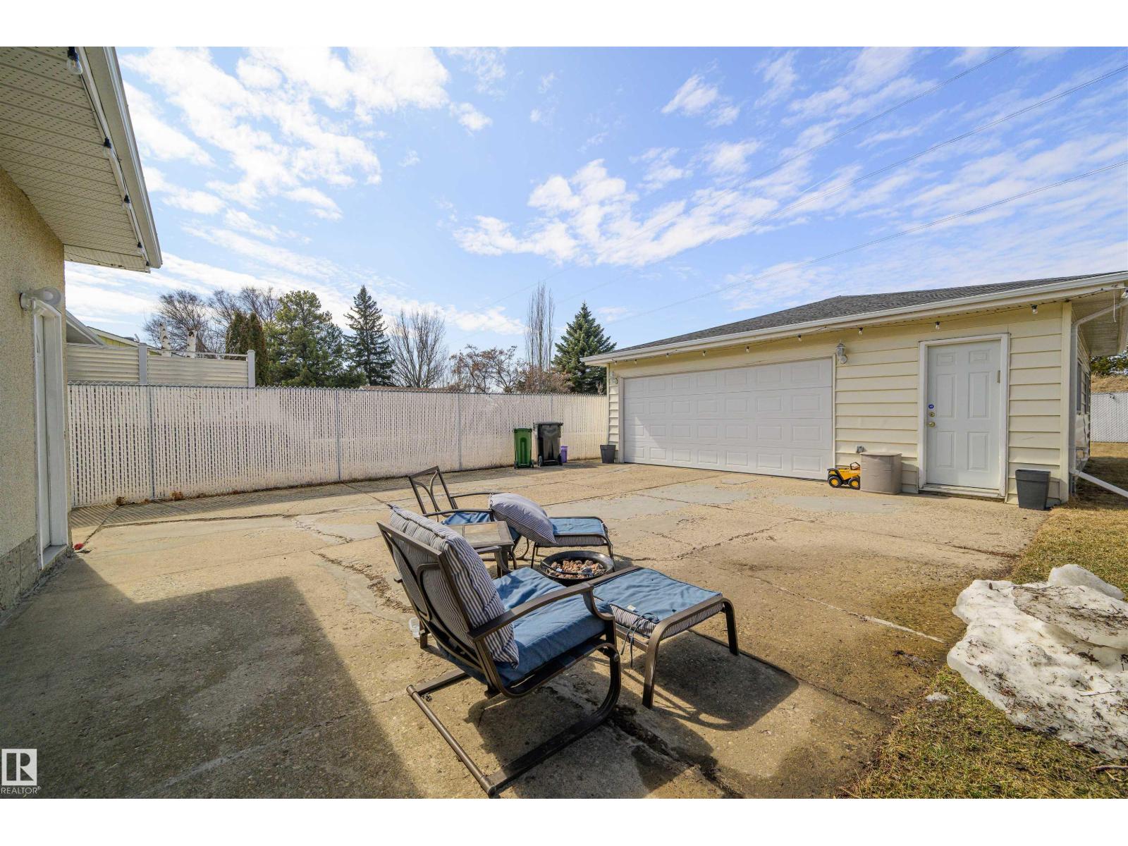 2008 89 ST NW, Edmonton