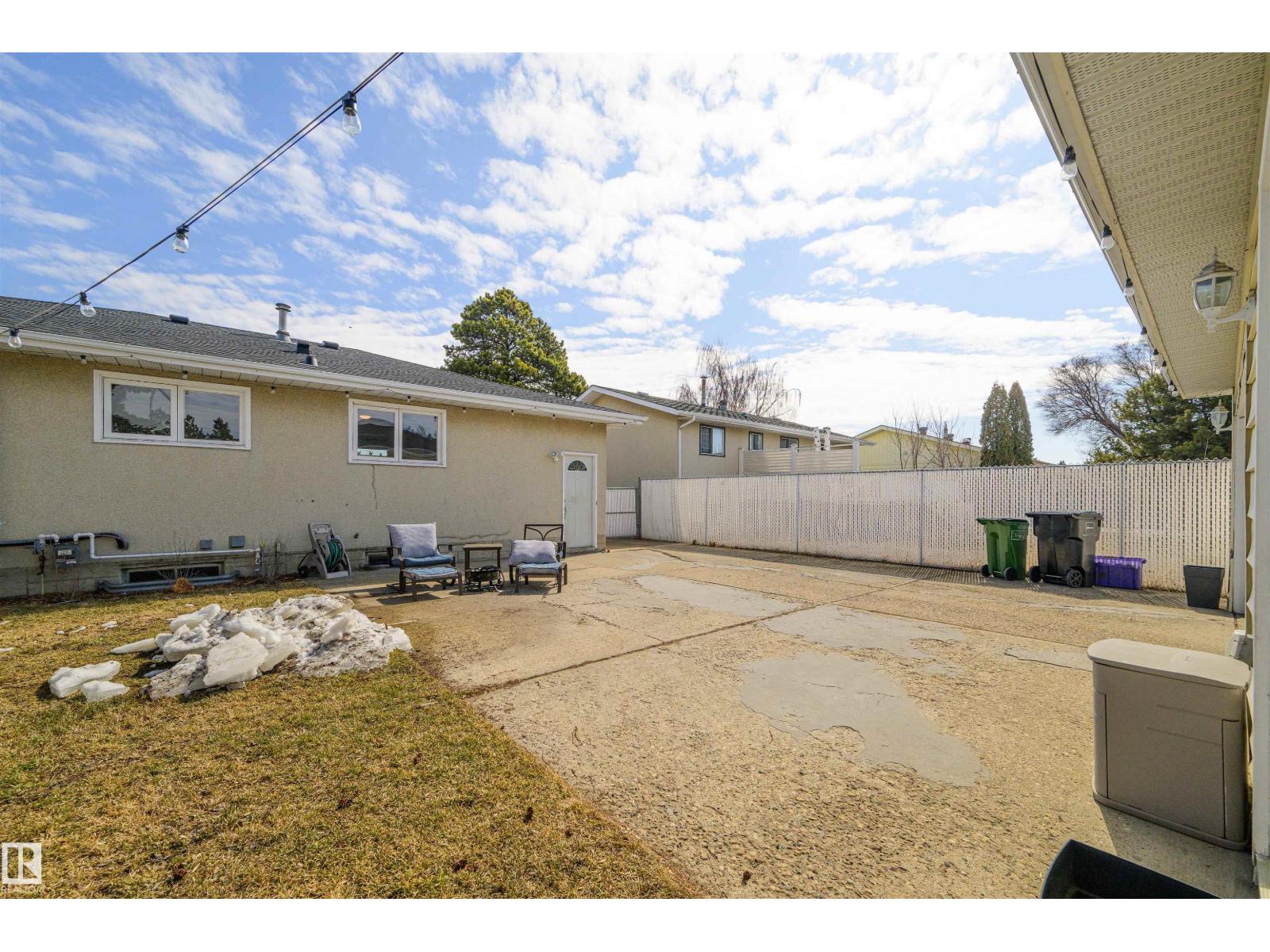 2008 89 ST NW, Edmonton