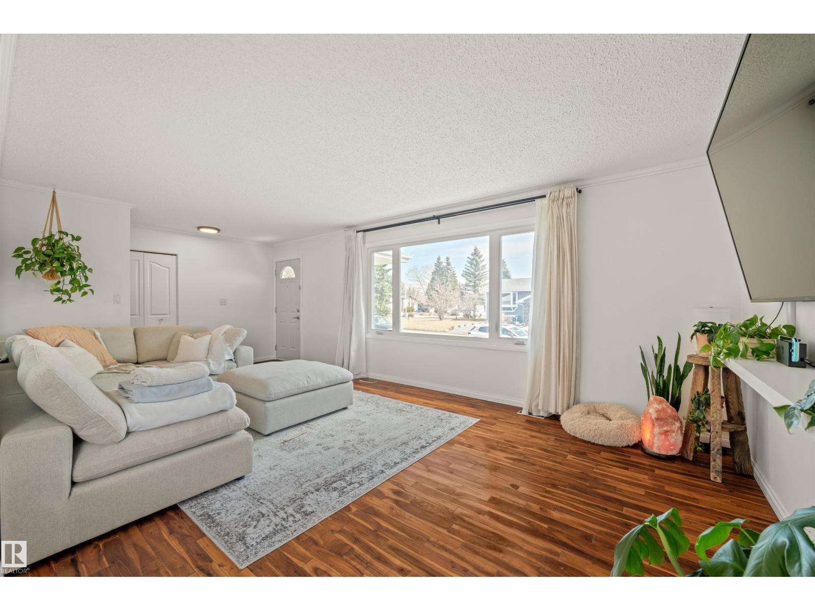 2008 89 ST NW, Edmonton