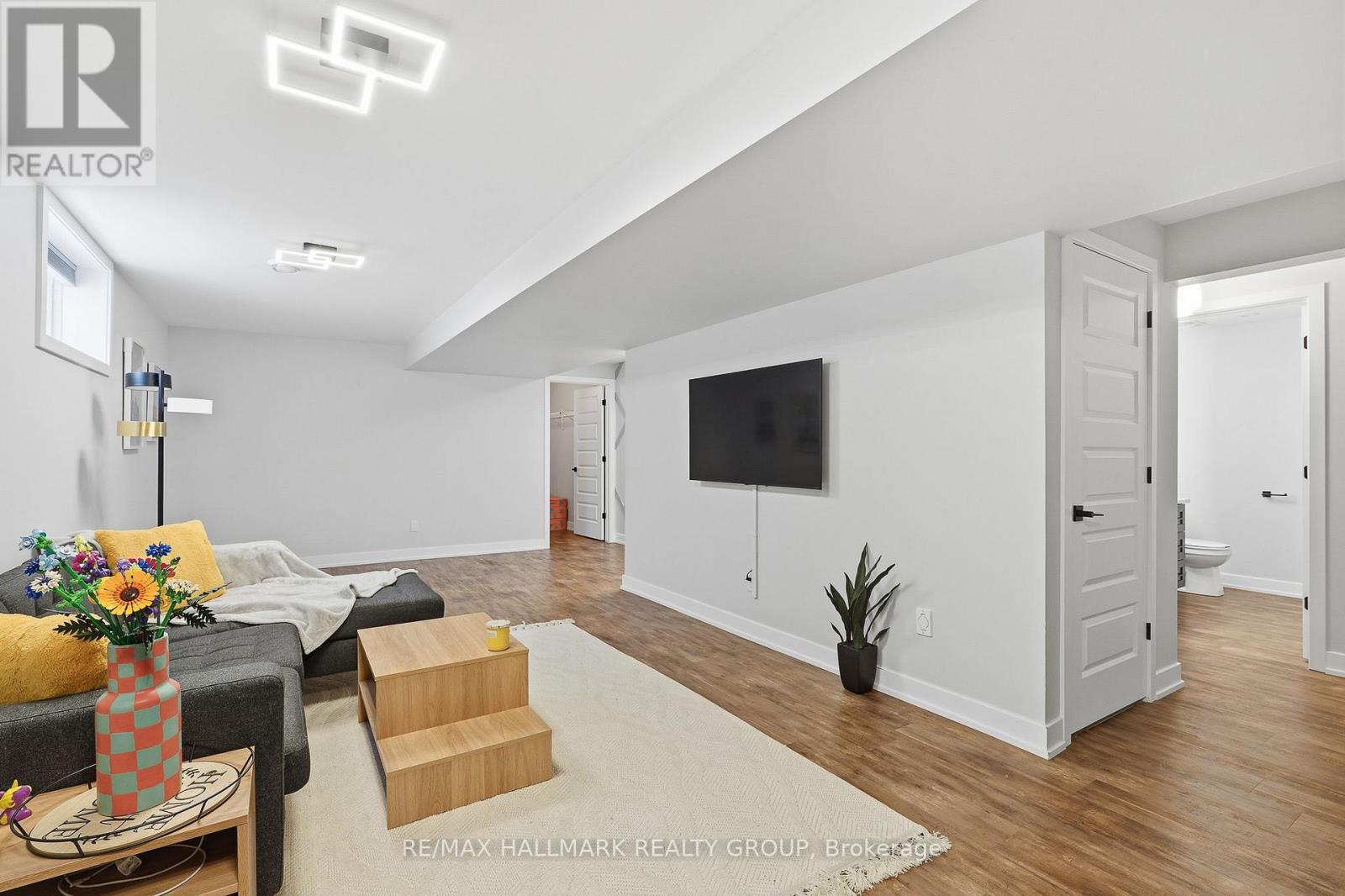 294 TRILLIUM CIRCLE - 24