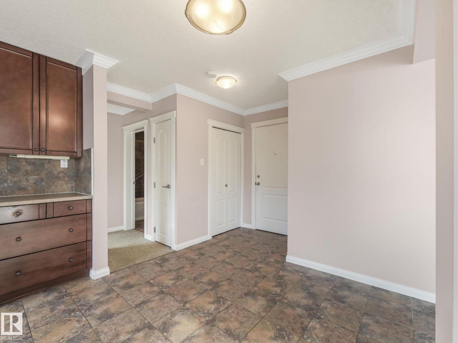 #9 10724 115 ST NW, Edmonton