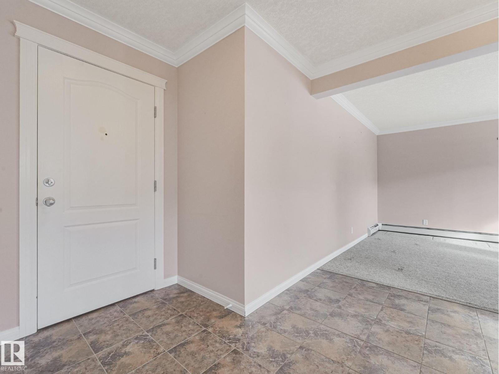 #9 10724 115 ST NW, Edmonton