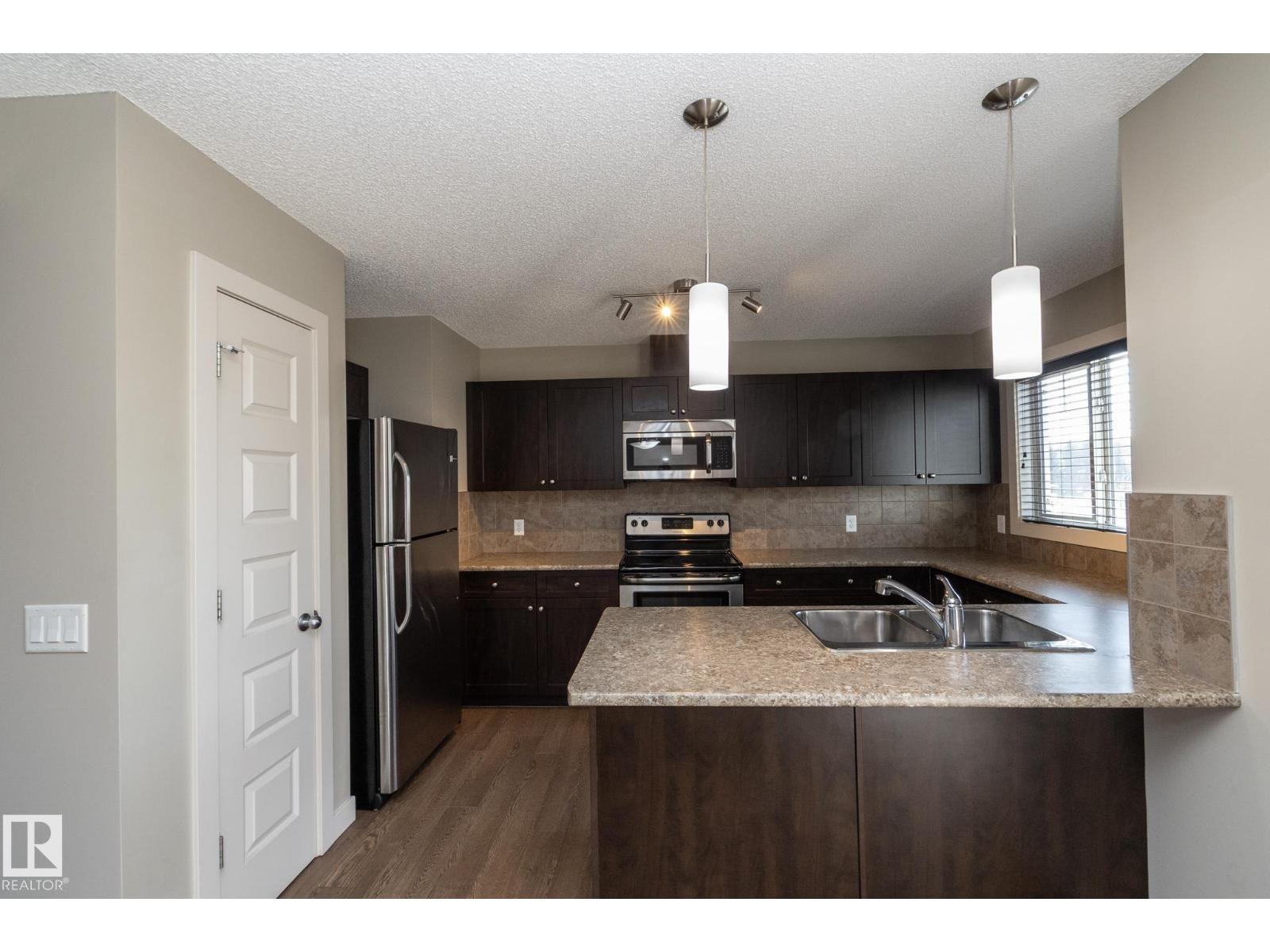 1403 CUNNINGHAM DR SW, Edmonton