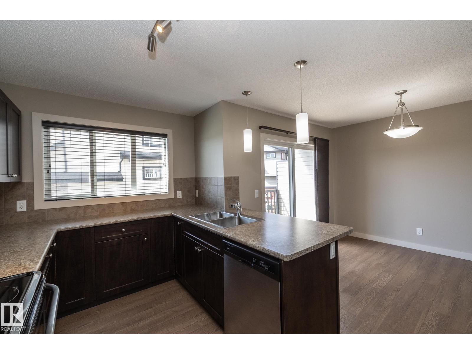 1403 CUNNINGHAM DR SW, Edmonton