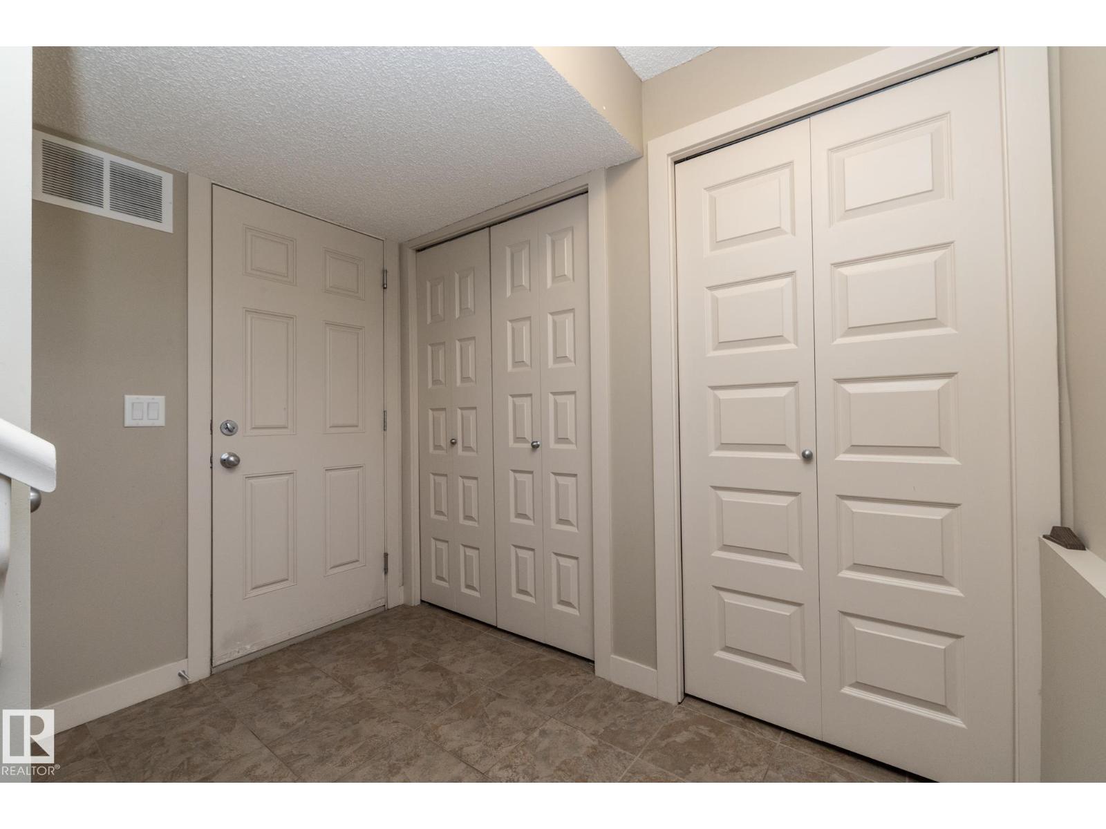 1403 CUNNINGHAM DR SW, Edmonton