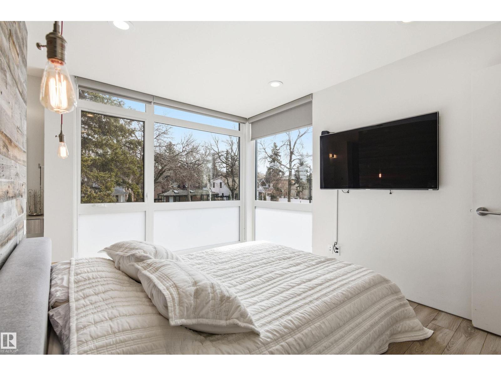 10550 130 ST NW, Edmonton