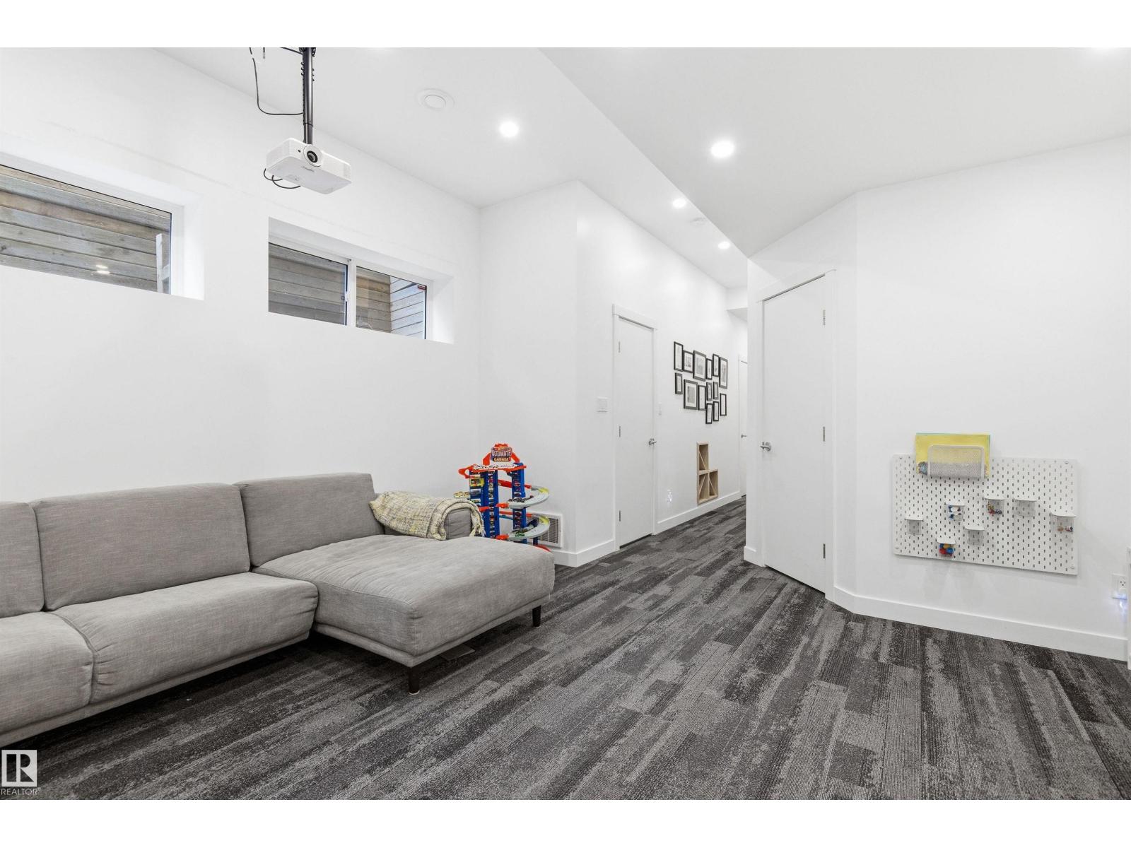 10550 130 ST NW, Edmonton