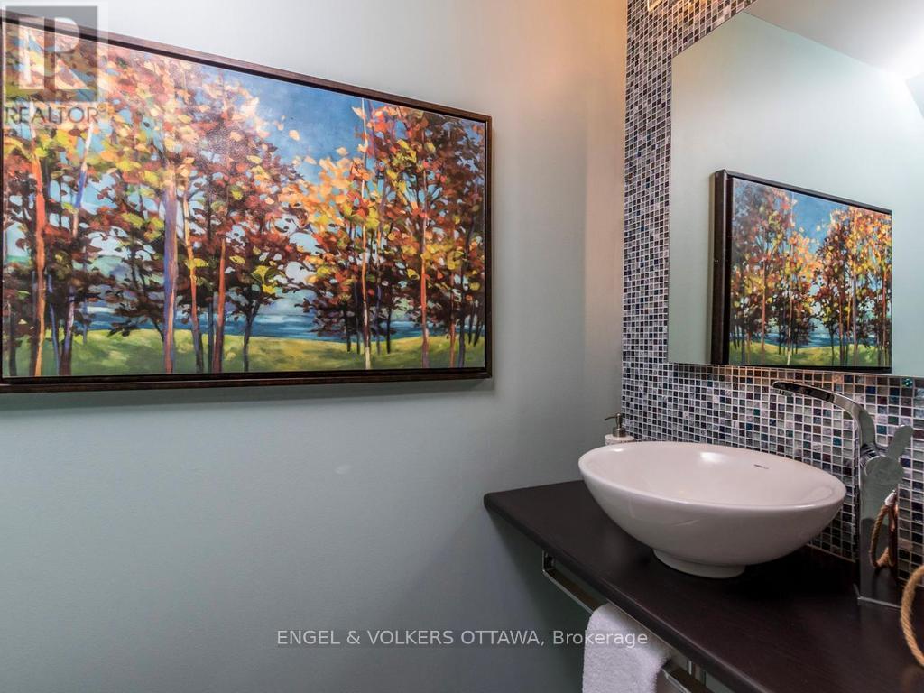 31 CASTLEGREEN PRIVATE — photo 23