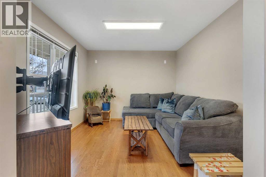 Single Family House for Sale in  Covewood Green NE Country Hills Calgary 