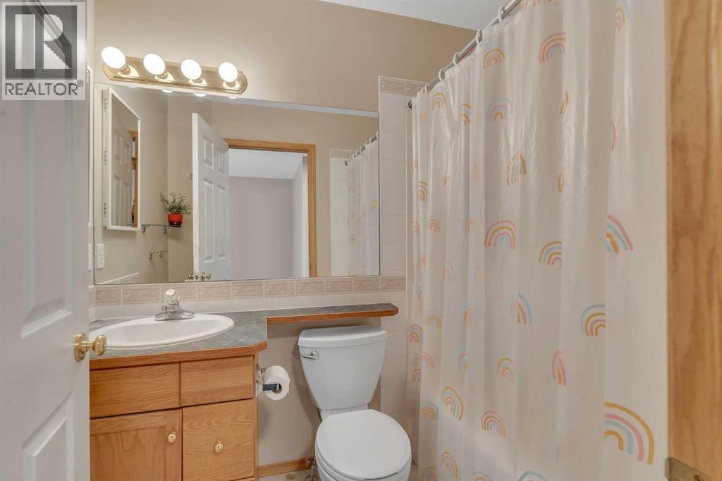 Single Family House for Sale in  Covewood Green NE Country Hills Calgary 