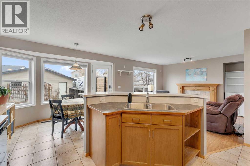 Single Family House for Sale in  Covewood Green NE Country Hills Calgary 