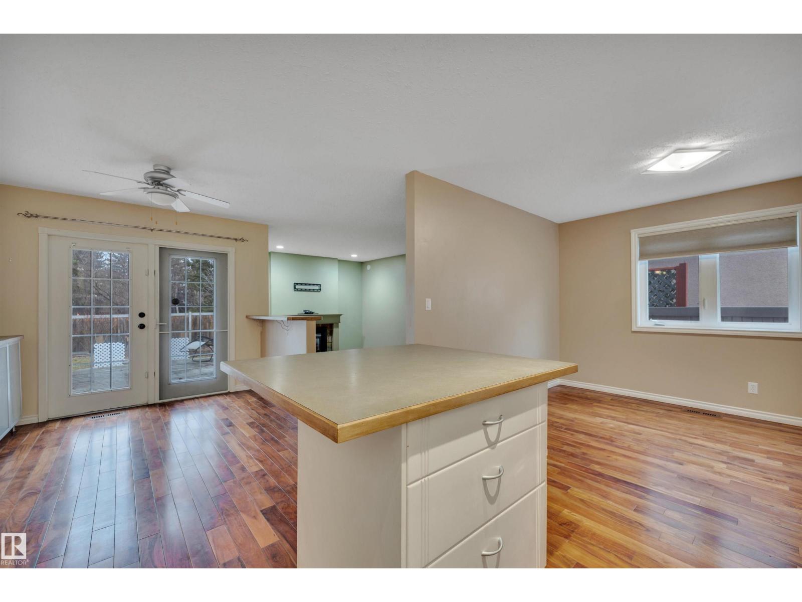 10742 33A AV NW, Edmonton