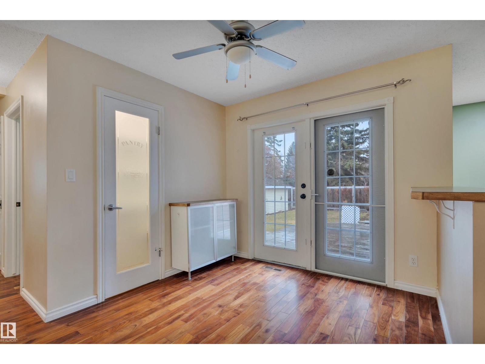 10742 33A AV NW, Edmonton