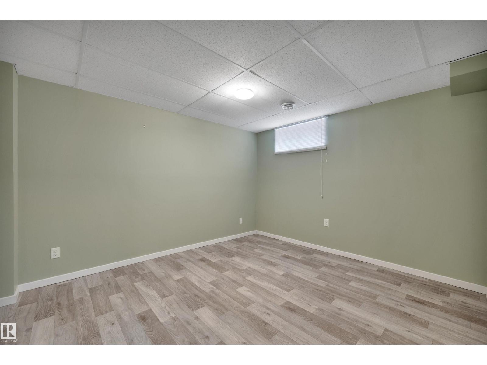 10742 33A AV NW, Edmonton