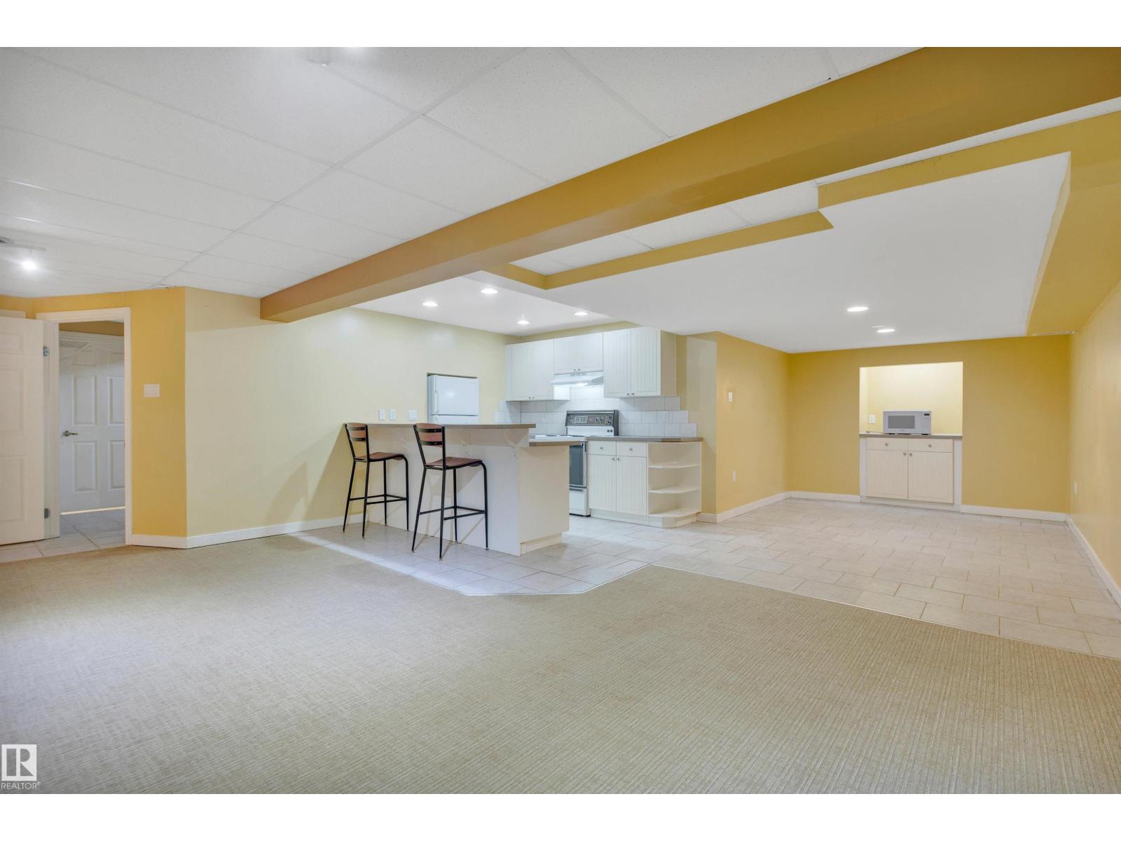 10742 33A AV NW, Edmonton